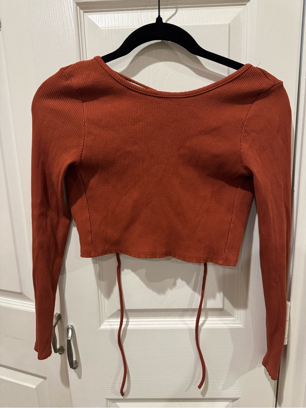 Women's Rust Long-Sleeve Cropped Rib Knit Top